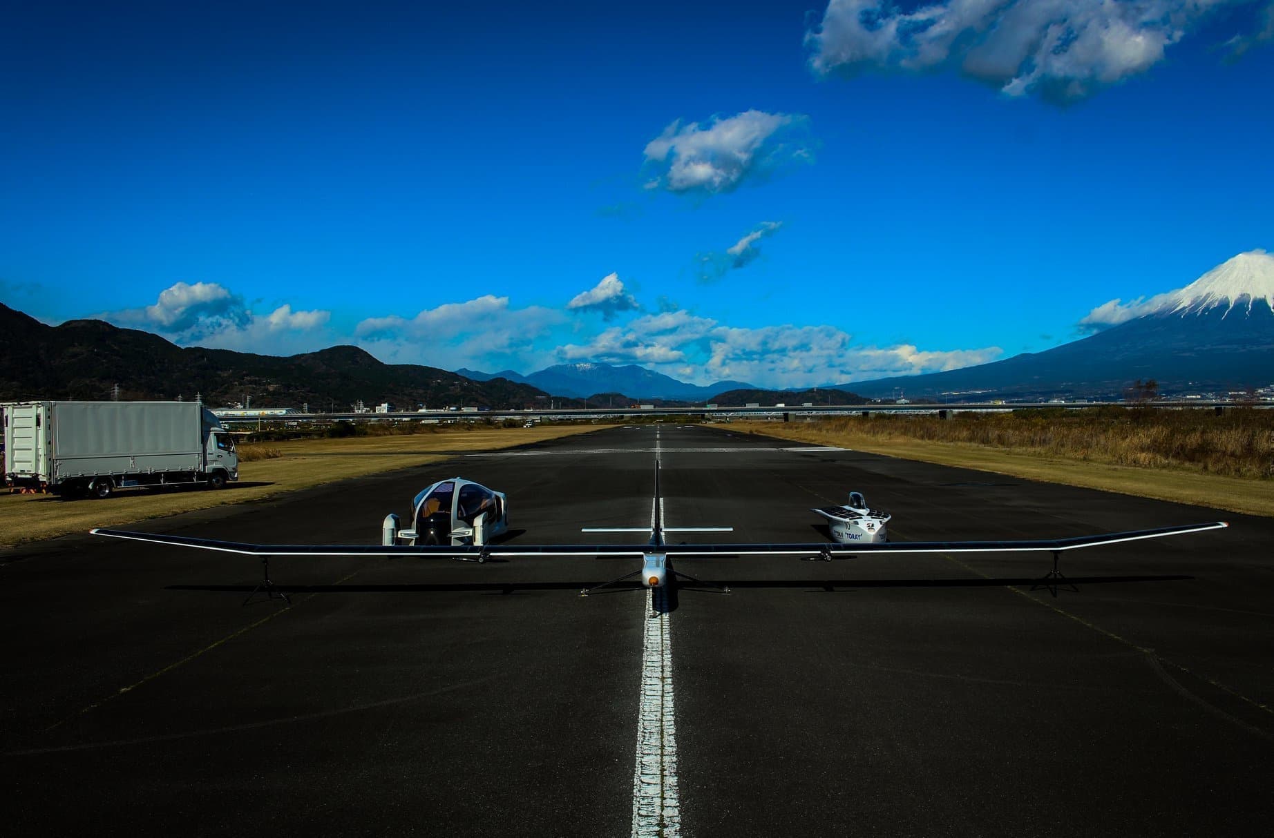 22_solar-car_solar-plane-01.jpg